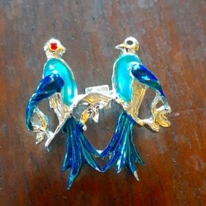 Beautiful Vintage Blue Brooch